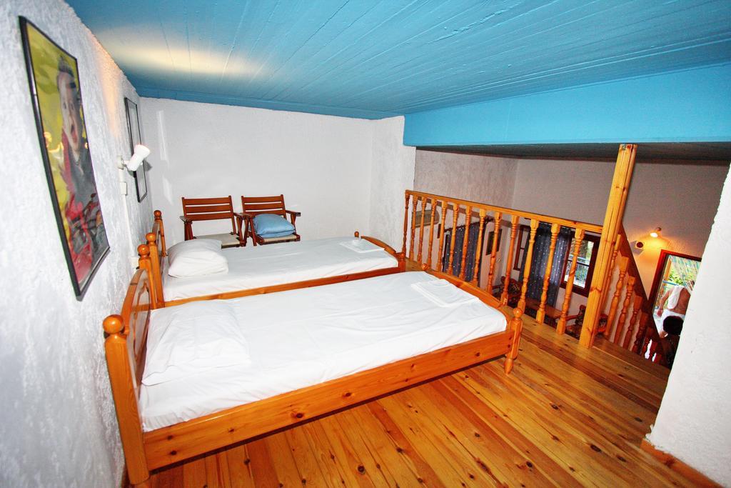 Foinikas Rooms Eratini Bilik gambar